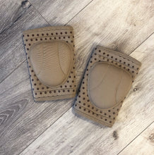 Load image into Gallery viewer, Knee Pads with Tack Spots

